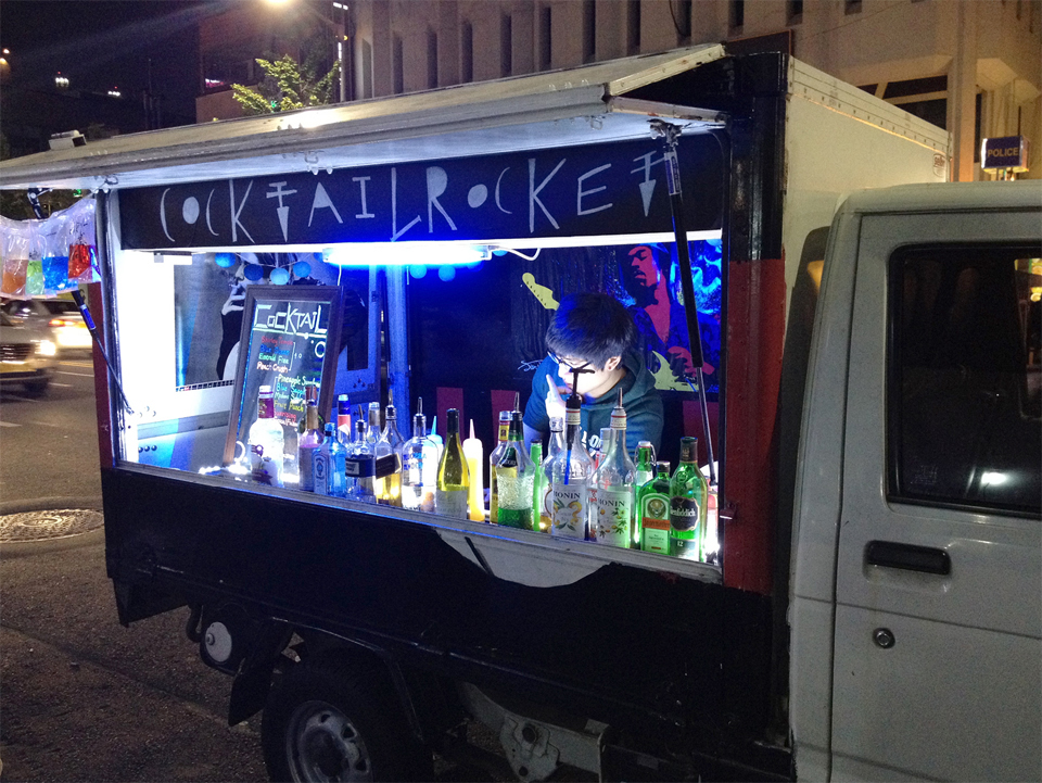 seoul-korea-street-vendor-cocktail-truck-mona-kim