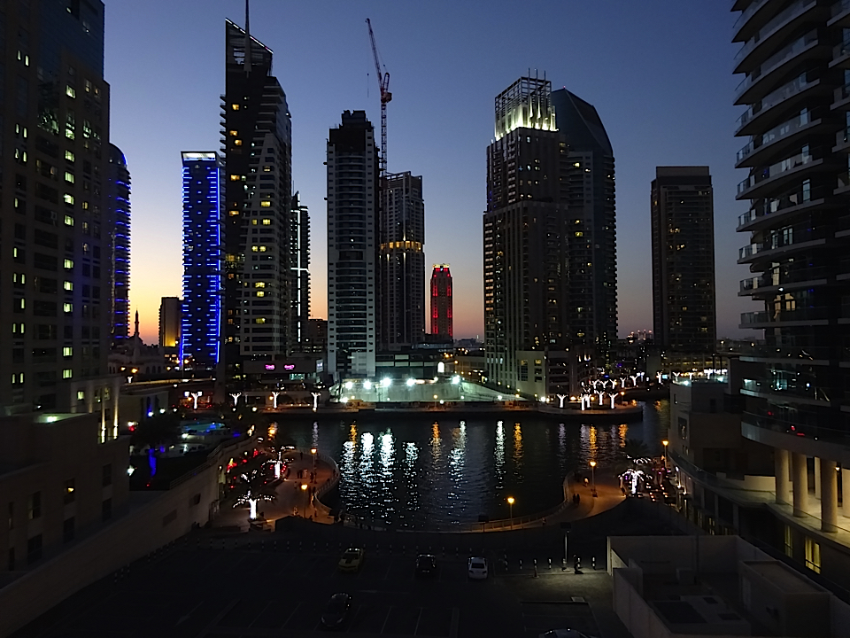 Dubai by Cecile Cremer